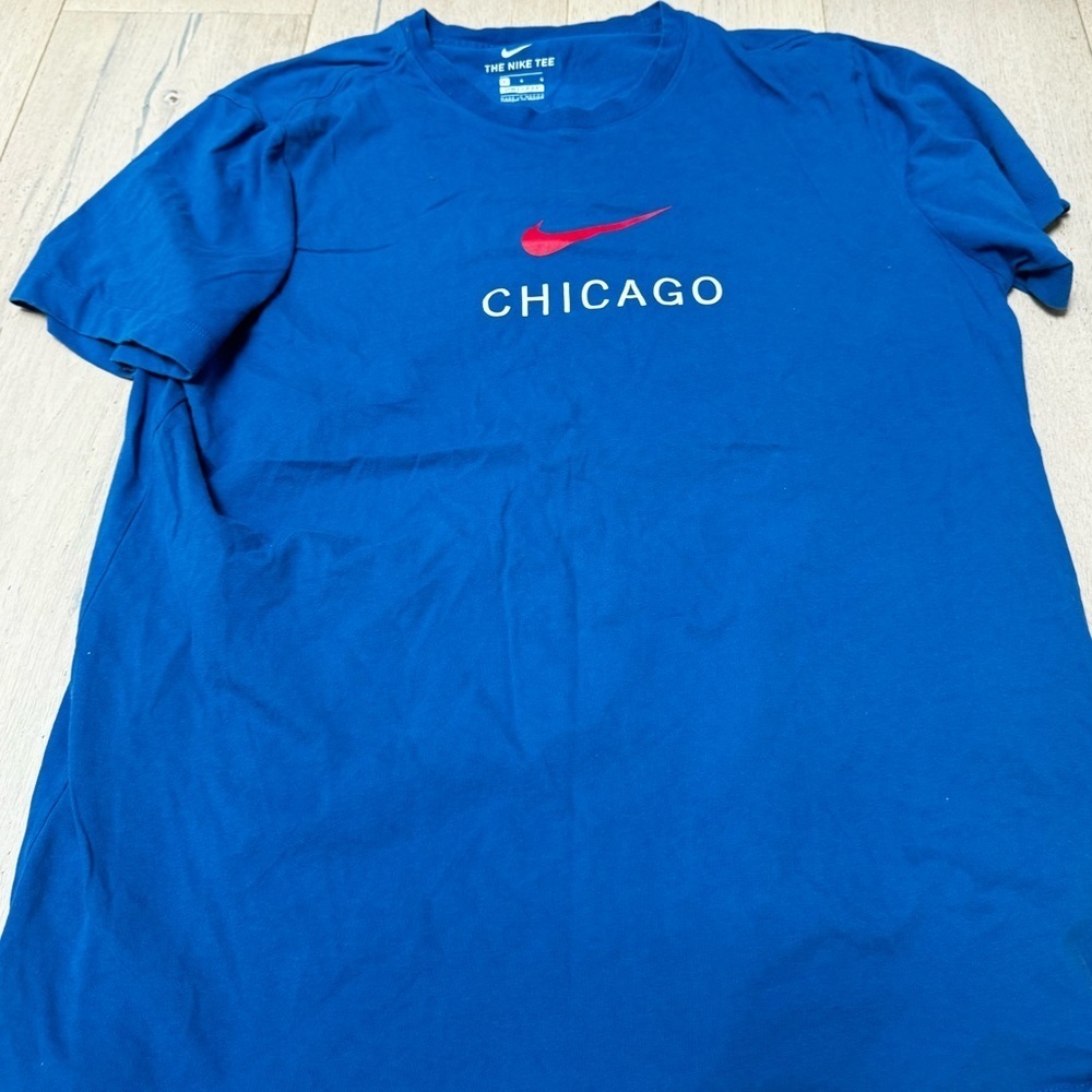 Men’s Nike dry fit blue Chicago cubs men’s large shirt mlb